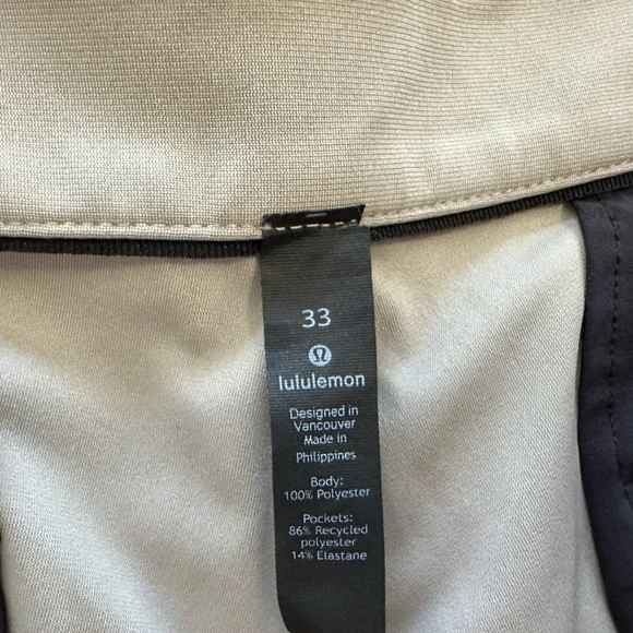 Lululemon Commission shorts 9’ inseam - Picture 2 of 2